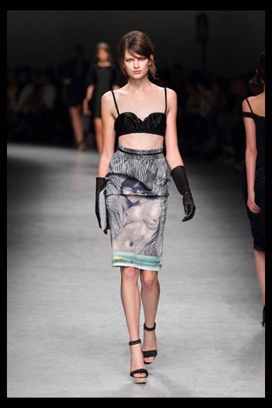 <strong>No21｜ヌメロ ヴェントゥーノ</strong>　2012年春夏コレクション速報