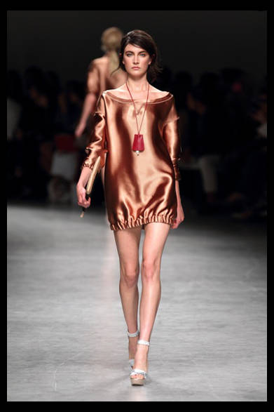 <strong>No21｜ヌメロ ヴェントゥーノ</strong>　2012年春夏コレクション速報