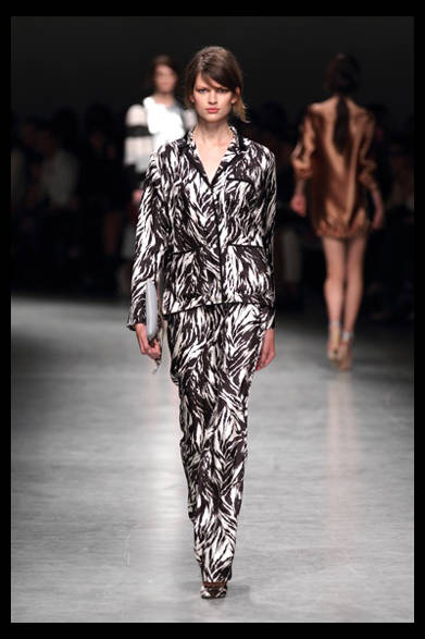 <strong>No21｜ヌメロ ヴェントゥーノ</strong>　2012年春夏コレクション速報