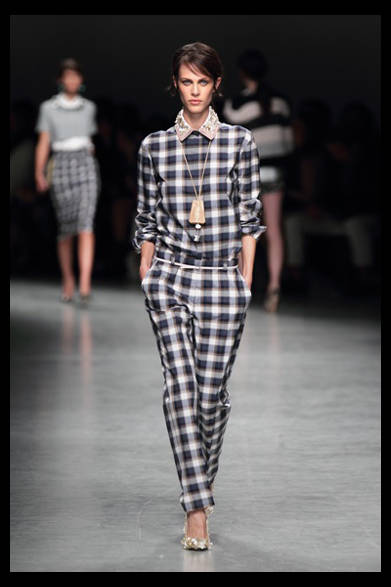 <strong>No21｜ヌメロ ヴェントゥーノ</strong>　2012年春夏コレクション速報