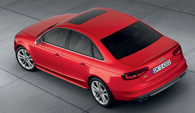 <strong>Audi S4 Sedan｜アウディ S4 セダン</strong>