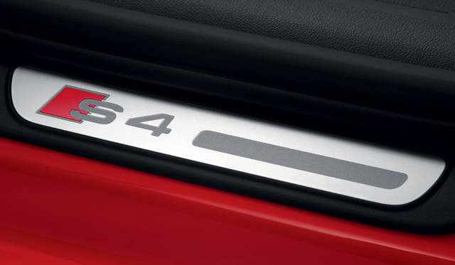 <strong>Audi S4 Sedan｜アウディ S4 セダン</strong>