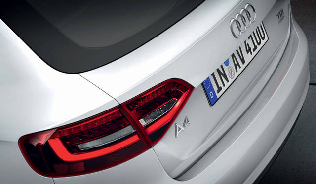 <strong>Audi A4 Avant｜アウディ A4 アバント</strong>