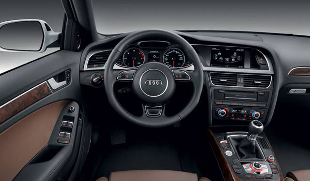 <strong>Audi A4 Avant｜アウディ A4 アバント</strong>