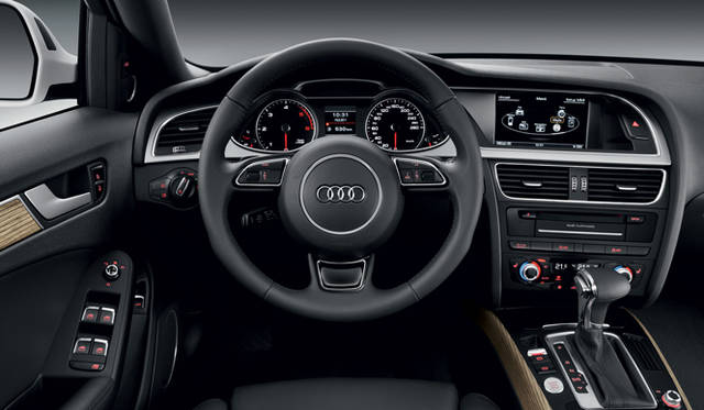 <strong>Audi A4 Allroad quattro｜アウディ A4 オールロード クワトロ</strong>