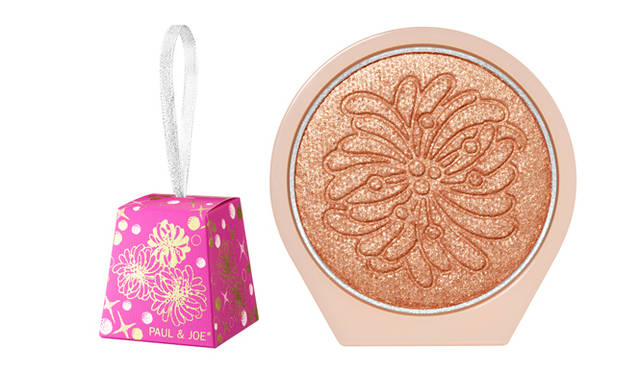 <strong>PAUL&JOE BEAUTE｜ポール＆ジョー ボーテ</strong>　「オーナメンタル セレクト アイカラー」 001 メタリックアプリコット