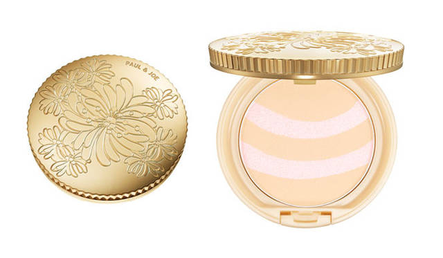 <strong>PAUL&JOE BEAUTE｜ポール＆ジョー ボーテ</strong>　「オーナメンタル プレスト パウダー」