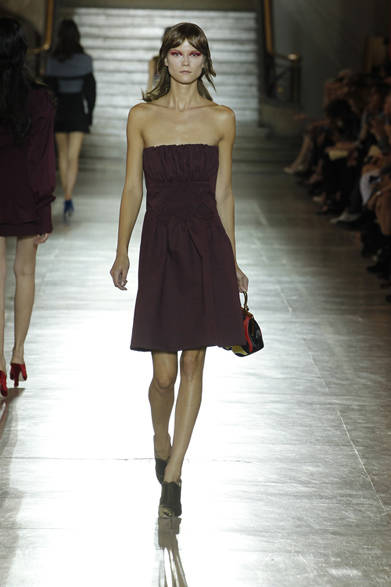 <strong>MIU MIU｜ミュウミュウ</strong>　2012年春夏コレクション速報