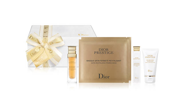 <strong>Dior｜ディオール</strong>　DIOR CHRISTMAS 2011　＜スキンケア＞プレステージ サテン ウィンター コフレ3万3600円（限定品）　上質を知る大人の肌に捧げる、贅たくなスキンケアライン「ディオール プレステージ」から、サテンのようにしなやかなハリと艶に満ちた肌へと導く、スキンケア コフレが登場。