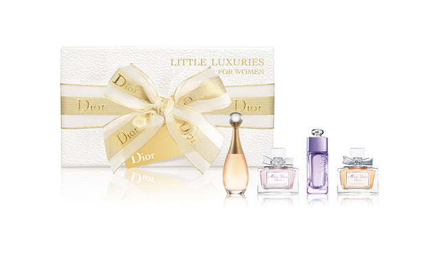 <strong>Dior｜ディオール</strong>　DIOR CHRISTMAS 2011　＜フレグランス＞リトル ラグジュアリー 2011 5775円（限定品）12月2日（金）より限定販売　ディオールを代表する人気フレグランスが揃うミニチュア セット。気分やシーンに合わせて楽しめる4つの香り。