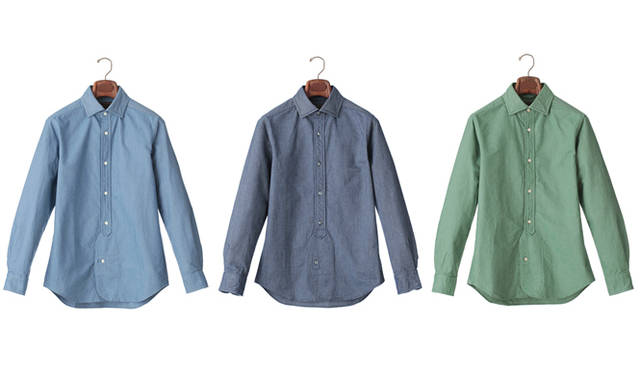 <strong>Nigel Cabourn｜ナイジェル・ケーボン　糸から開発した渾身のシャツ「BRITISH OFFICERS SHIRT」先行販売スタート！</strong><br />「通常オックスフォードシャツというのはツヤ・ハリを出すために表面加工がされています。ようはメッキです。このシャツにはそうしたメッキは一切ほどこしていません」<br />ブリティッシュ オフィサー シャツ　1万9950円