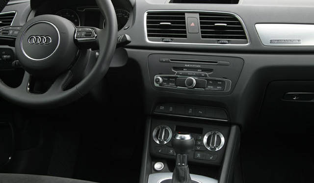 <strong>Audi　Q3｜アウディ Q3</strong>