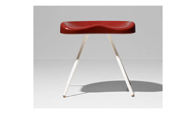 <strong>JEAN PROUVE BY G-STAR RAW FOR VITRA</strong>　「TABOURET NO.307 1951」（W450×D420×H425mm）166万950円<br> Jean Prouvé Prouvé RAW Special Edition Photographer:G-Star / Jorma Muijtjens © Vitra