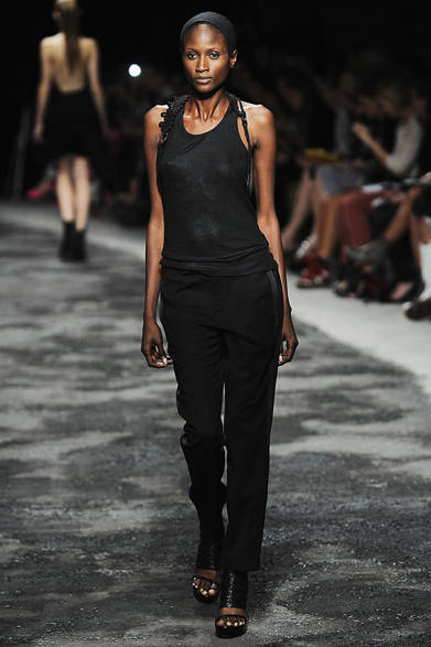 <strong>A.F.VANDEVORST｜A.F.ヴァンデヴォースト</strong>　2012年春夏コレクション速報