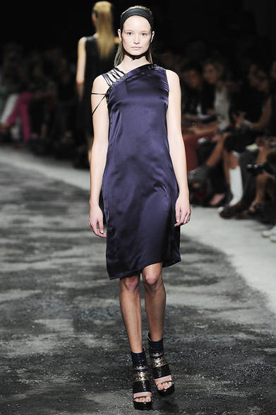 <strong>A.F.VANDEVORST｜A.F.ヴァンデヴォースト</strong>　2012年春夏コレクション速報