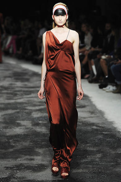 <strong>A.F.VANDEVORST｜A.F.ヴァンデヴォースト</strong>　2012年春夏コレクション速報