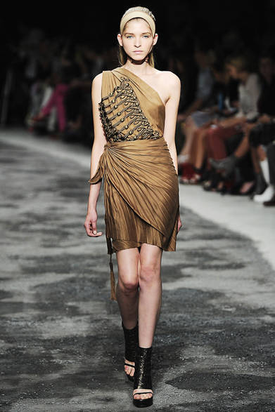 <strong>A.F.VANDEVORST｜A.F.ヴァンデヴォースト</strong>　2012年春夏コレクション速報