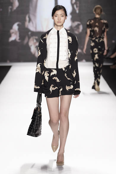 <strong>VIVIENNE TAM｜ヴィヴィアン タム</strong>　2012年春夏コレクション速報