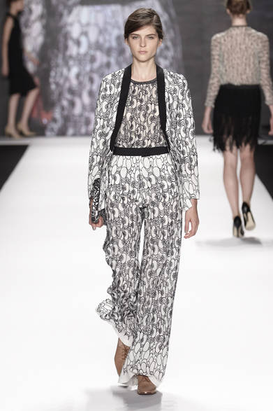 <strong>VIVIENNE TAM｜ヴィヴィアン タム</strong>　2012年春夏コレクション速報