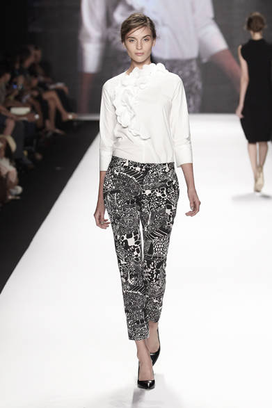 <strong>VIVIENNE TAM｜ヴィヴィアン タム</strong>　2012年春夏コレクション速報