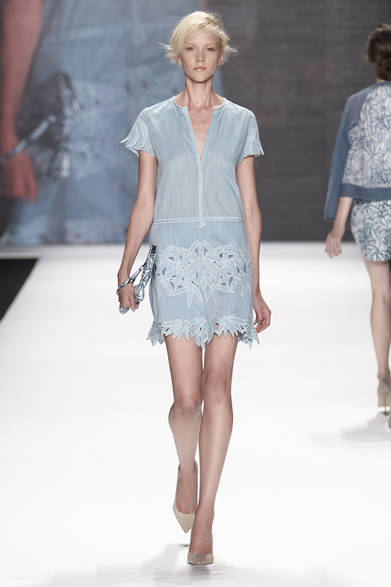 <strong>VIVIENNE TAM｜ヴィヴィアン タム</strong>　2012年春夏コレクション速報