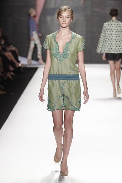 <strong>VIVIENNE TAM｜ヴィヴィアン タム</strong>　2012年春夏コレクション速報