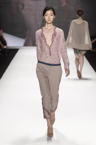 <strong>VIVIENNE TAM｜ヴィヴィアン タム</strong>　2012年春夏コレクション速報