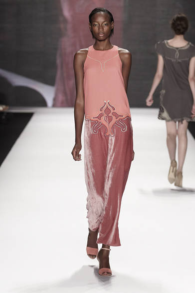 <strong>VIVIENNE TAM｜ヴィヴィアン タム</strong>　2012年春夏コレクション速報