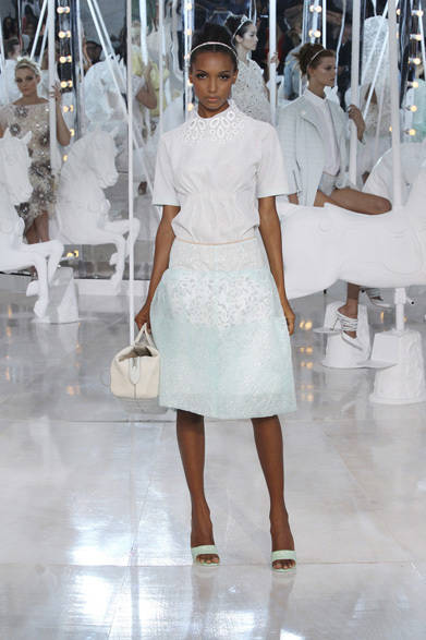 <strong>LOUIS VUITTON｜ルイ・ヴィトン</strong>　2012年春夏コレクション速報