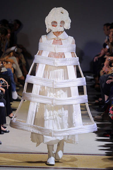 <strong>COMME des GARÇONS｜コム・デ・ギャルソン</strong>　2012年春夏コレクション速報！