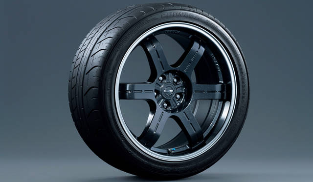 <strong>Nissan GT-R｜日産 GT-R</strong>　For TRACK PACK