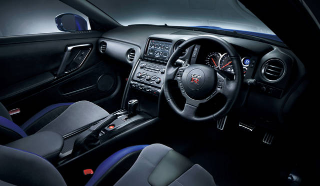 <strong>NISSAN GT-R 2013 Model</strong>　For TRACK PACK