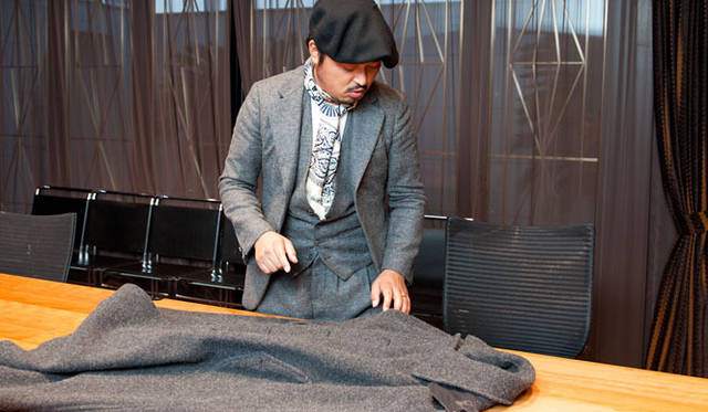 <strong>UNITED ARROWS｜ユナイテッドアローズ</strong>　Scye別注マント　7万1400円（ユナイテッドアローズ）