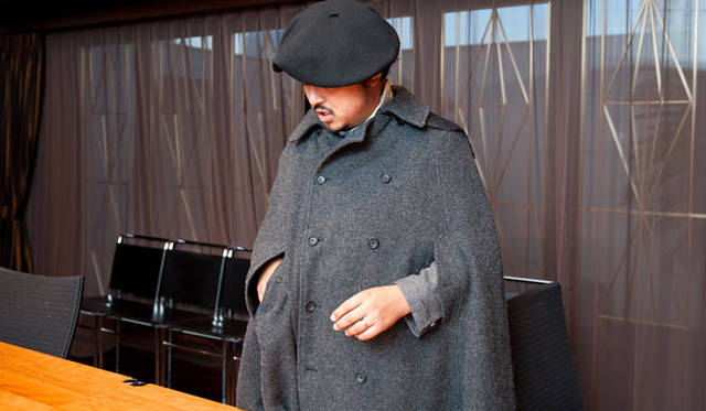 <strong>UNITED ARROWS｜ユナイテッドアローズ</strong>　Scye別注マント　7万1400円（ユナイテッドアローズ）