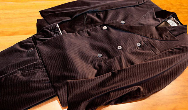 　m’s braque別注ジャケット 10万9200円、パンツ 3万3600円（ユナイテッドアローズ）