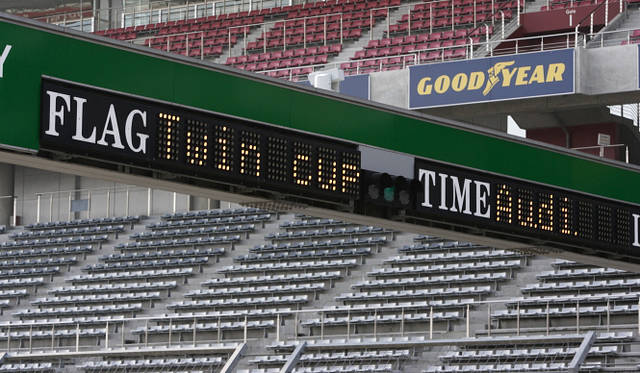 <strong>AUDI Twin-Cup｜アウディ ツインカップ</strong>　サーキットにはTwin cupの文字が光り、大会を盛り上げる