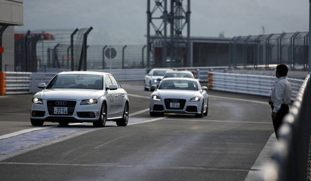 <strong>AUDI Twin-Cup｜アウディ ツインカップ</strong>　このサーキット走行を通して普段セールスしているアウデイ車の実力を体感する