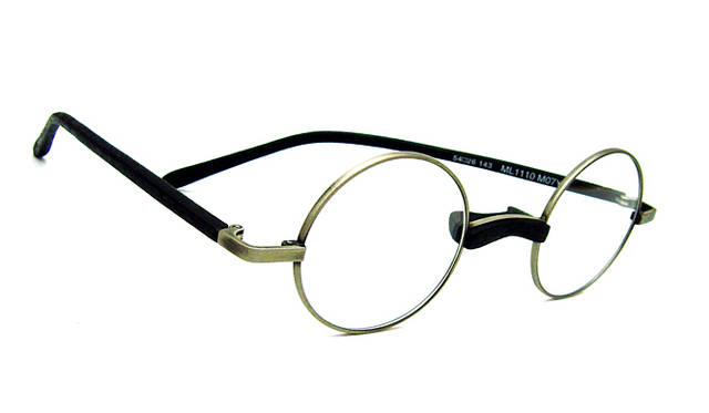 <strong>alain mikli｜アラン ミクリ</strong>　「TOMOKI SUKEZANE×alain mikli」　3万1500円（ML1110）カラー｜ブラックマット、エンジマット、グレーマット