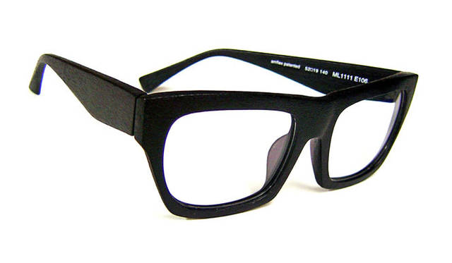 <strong>alain mikli｜アラン ミクリ</strong>　「TOMOKI SUKEZANE×alain mikli」　3万3600円（ML1111）カラー｜ブラックマット、エンジマット、グレーマット