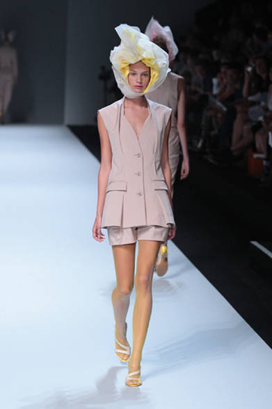 <strong>ISSEY MIYAKE｜イッセイミヤケ</strong>　2012年春夏コレクション速報！