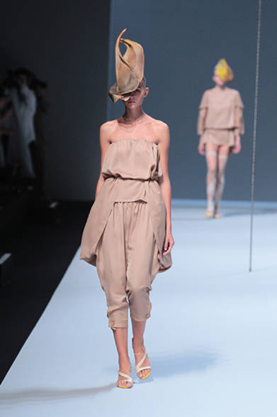 <strong>ISSEY MIYAKE｜イッセイミヤケ</strong>　2012年春夏コレクション速報！