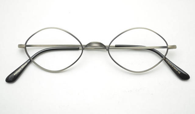 <strong>OLIVER GOLDSMITH｜オリバー ゴールドスミス</strong>　「Oliver Diamond」