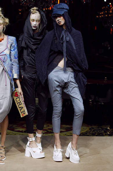 SS12_Westwood_011 <strong>VIVIENNE WESTWOOD GOLD LABEL|ヴィヴィアン・ウエストウッド・ゴールドレーベル</strong> 2012年春夏コレクション速報!