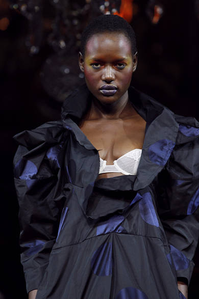 SS12_Westwood_017 <strong>VIVIENNE WESTWOOD GOLD LABEL|ヴィヴィアン・ウエストウッド・ゴールドレーベル</strong> 2012年春夏コレクション速報!