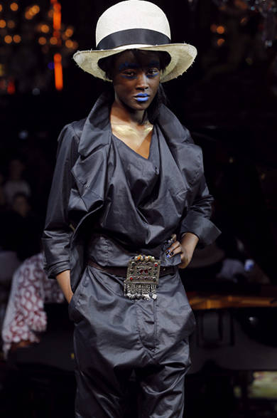 SS12_Westwood_021 <strong>VIVIENNE WESTWOOD GOLD LABEL|ヴィヴィアン・ウエストウッド・ゴールドレーベル</strong> 2012年春夏コレクション速報!