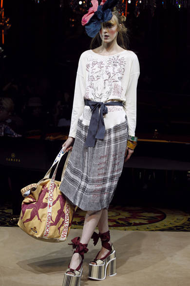 SS12_Westwood_022 <strong>VIVIENNE WESTWOOD GOLD LABEL|ヴィヴィアン・ウエストウッド・ゴールドレーベル</strong> 2012年春夏コレクション速報!