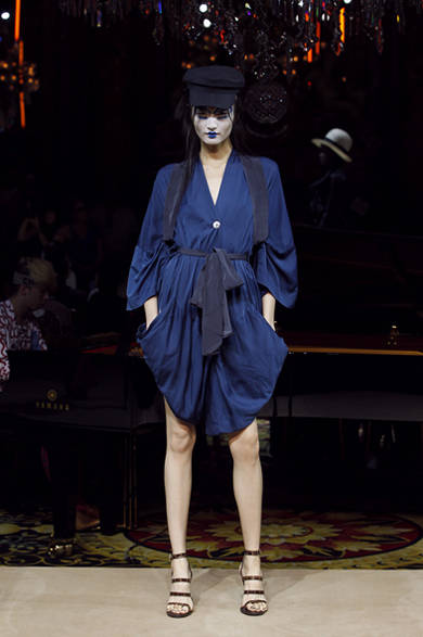 SS12_Westwood_025 <strong>VIVIENNE WESTWOOD GOLD LABEL|ヴィヴィアン・ウエストウッド・ゴールドレーベル</strong> 2012年春夏コレクション速報!