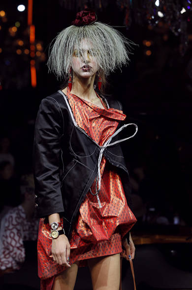 SS12_Westwood_028 <strong>VIVIENNE WESTWOOD GOLD LABEL|ヴィヴィアン・ウエストウッド・ゴールドレーベル</strong> 2012年春夏コレクション速報!