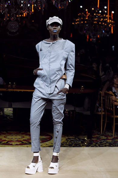 SS12_Westwood_033 <strong>VIVIENNE WESTWOOD GOLD LABEL|ヴィヴィアン・ウエストウッド・ゴールドレーベル</strong> 2012年春夏コレクション速報!