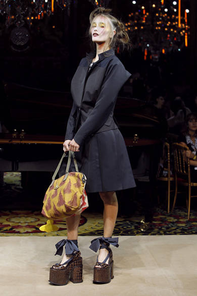 SS12_Westwood_035 <strong>VIVIENNE WESTWOOD GOLD LABEL|ヴィヴィアン・ウエストウッド・ゴールドレーベル</strong> 2012年春夏コレクション速報!